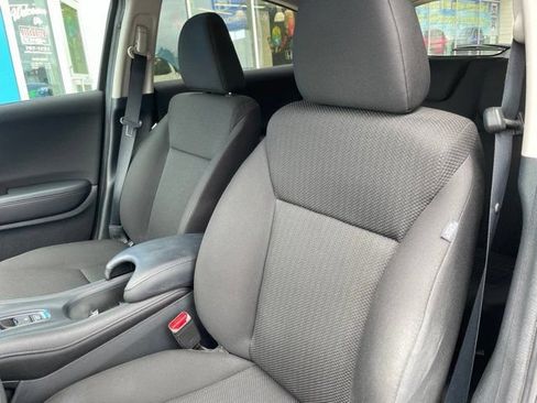 Used 2016 Honda HR-V EX image 9