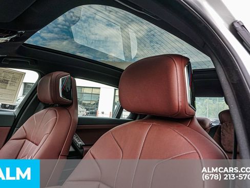 Used 2025 BMW i7 eDrive50 w/ M Sport Package image 19