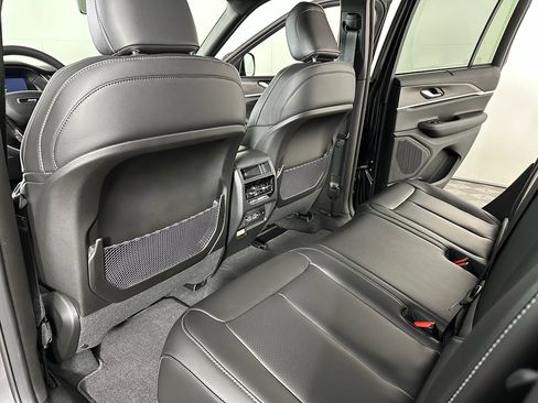 New 2025 Jeep Grand Cherokee Limited w/ Luxury Tech Group II image 25