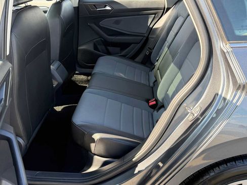 Used 2025 Volkswagen Jetta SE FWD image 23