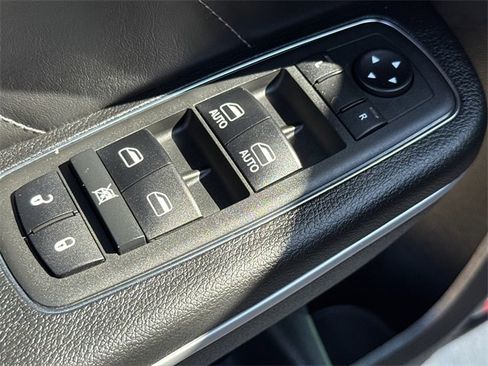 Used 2018 Dodge Charger R/T Scat Pack image 22