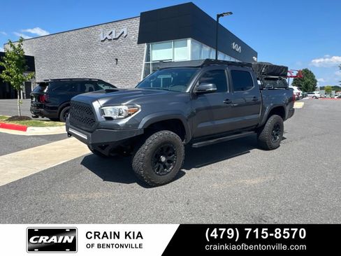 Used 2017 Toyota Tacoma TRD Sport w/ Tow Package (A/T) AWD/4WD image 1