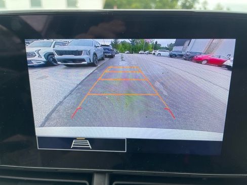 Used 2025 Chevrolet Trax RS w/ Driver Confidence Package FWD image 9