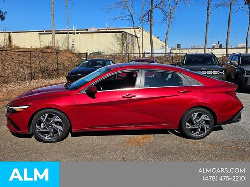 Used 2025 Hyundai Elantra SEL FWD image 5