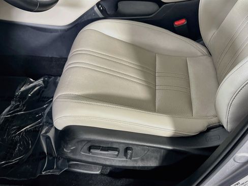 Used 2024 Honda HR-V EX-L image 18