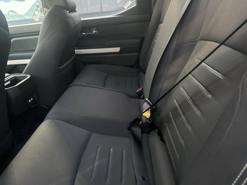 Used 2024 Toyota Tacoma TRD Off-Road image 6