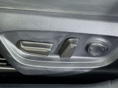 Used 2024 Toyota Camry SE w/ Convenience Package image 13