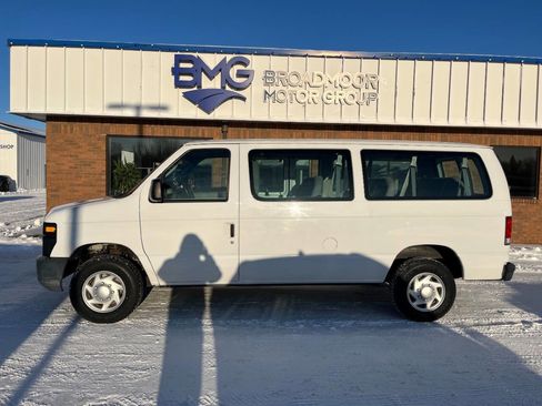 Used 2013 Ford E-350 and Econoline 350 XL image 2