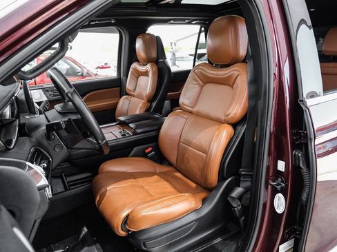 Used 2020 Lincoln Navigator Reserve w/ Luxury Package RWD image 39