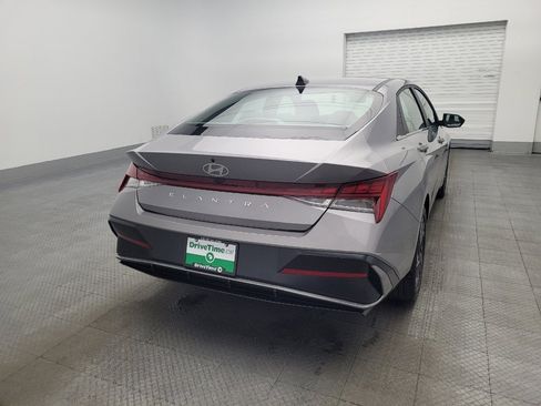 Used 2025 Hyundai Elantra SEL image 7