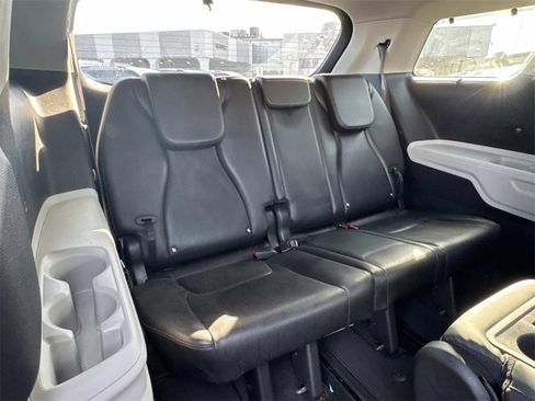 Certified 2022 Kia Carnival SX image 19