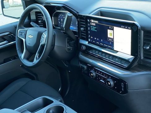 Certified 2026 Chevrolet Silverado 1500 LT AWD/4WD image 44