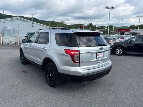Used 2014 Ford Explorer XLT w/ Equipment Group 202A AWD/4WD image 6