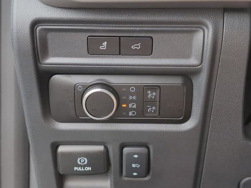 Used 2024 Ford Expedition Max XLT image 30