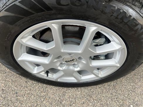 Used 2022 Jeep Renegade Latitude AWD/4WD image 41