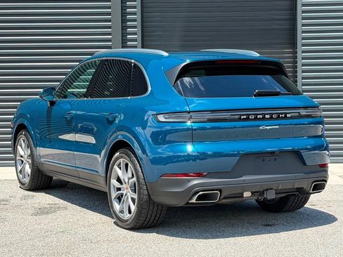 Certified 2026 Porsche Cayenne AWD/4WD image 3