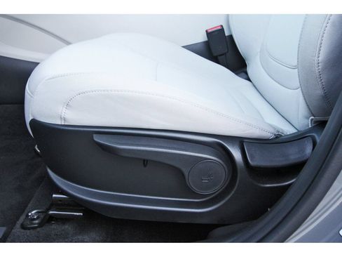 Used 2025 Hyundai Tucson SE FWD image 28