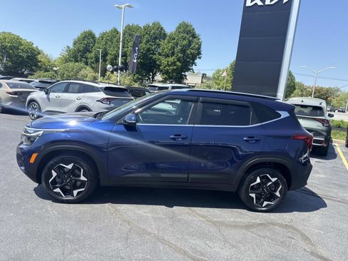 Used 2024 Kia Seltos EX AWD/4WD image 2