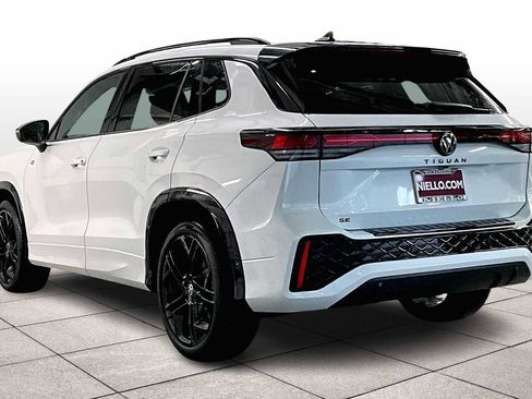 New 2026 Volkswagen Tiguan SE R-Line image 3