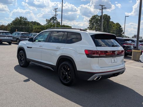 New 2026 Volkswagen Atlas Peak Edition image 5