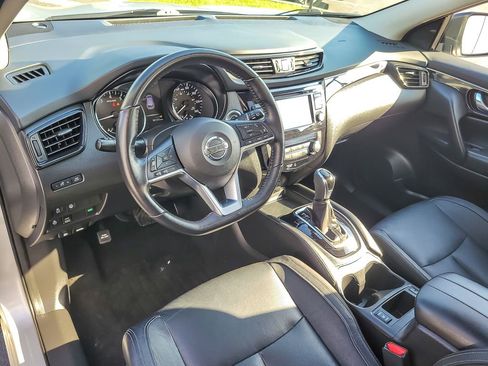 Used 2017 Nissan Rogue Sport SL w/ SL Premium Package image 8