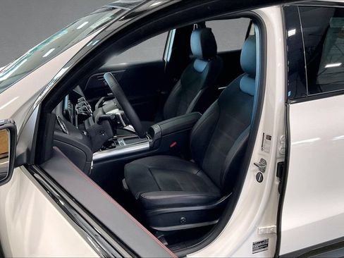 Used 2025 Mercedes-Benz GLA 250 4MATIC image 22