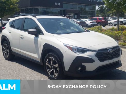 Used 2025 Subaru Crosstrek 2.5i Premium AWD/4WD image 3