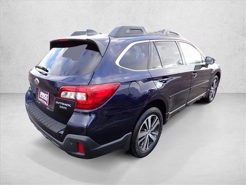 Used 2018 Subaru Outback 3.6R Limited image 4
