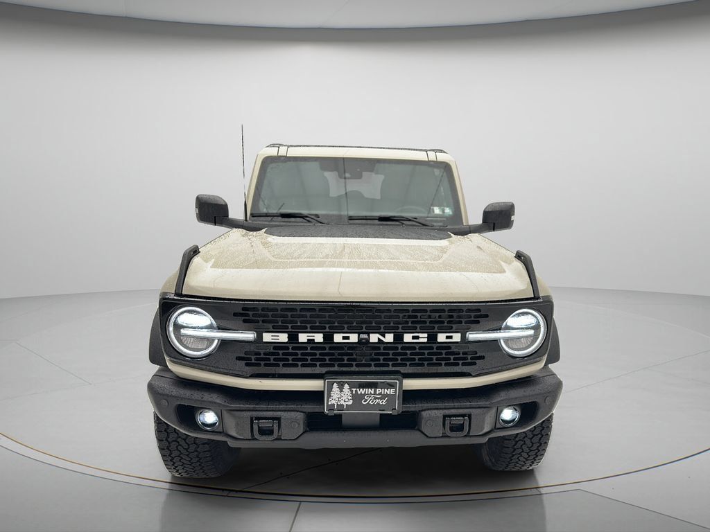 Used 2025 Ford Bronco Badlands AWD/4WD image 2
