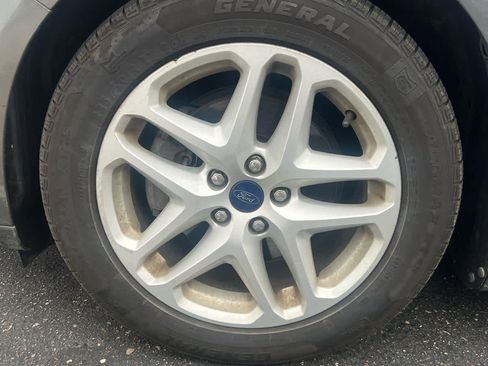 Used 2014 Ford Fusion SE FWD image 3