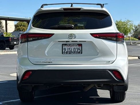 Used 2023 Toyota Highlander LE image 7
