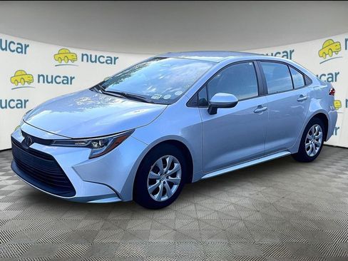 Used 2025 Toyota Corolla LE FWD image 3
