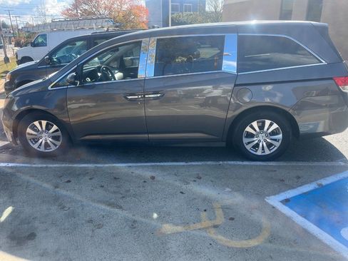 Used 2014 Honda Odyssey EX image 5