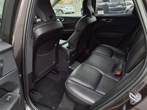 Used 2023 Volvo XC60 T8 Ultimate AWD/4WD image 19