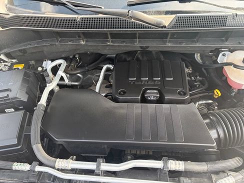 Used 2024 Chevrolet Silverado 1500 LT AWD/4WD image 33