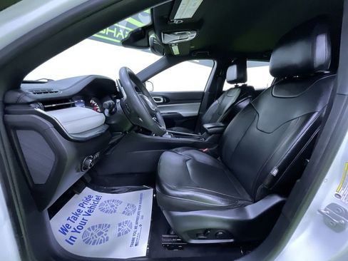 Used 2023 Jeep Compass Limited image 18