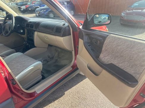 Used 2000 Subaru Forester L image 15