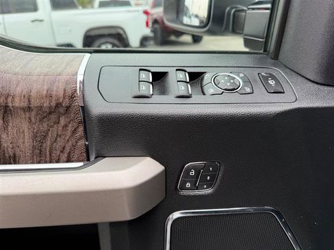 Used 2019 Ford F250 Lariat w/ Lariat Value Package image 31