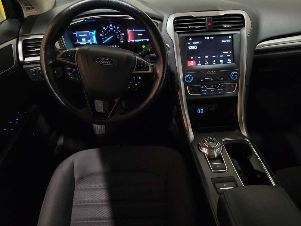 Used 2019 Ford Fusion SE FWD image 22
