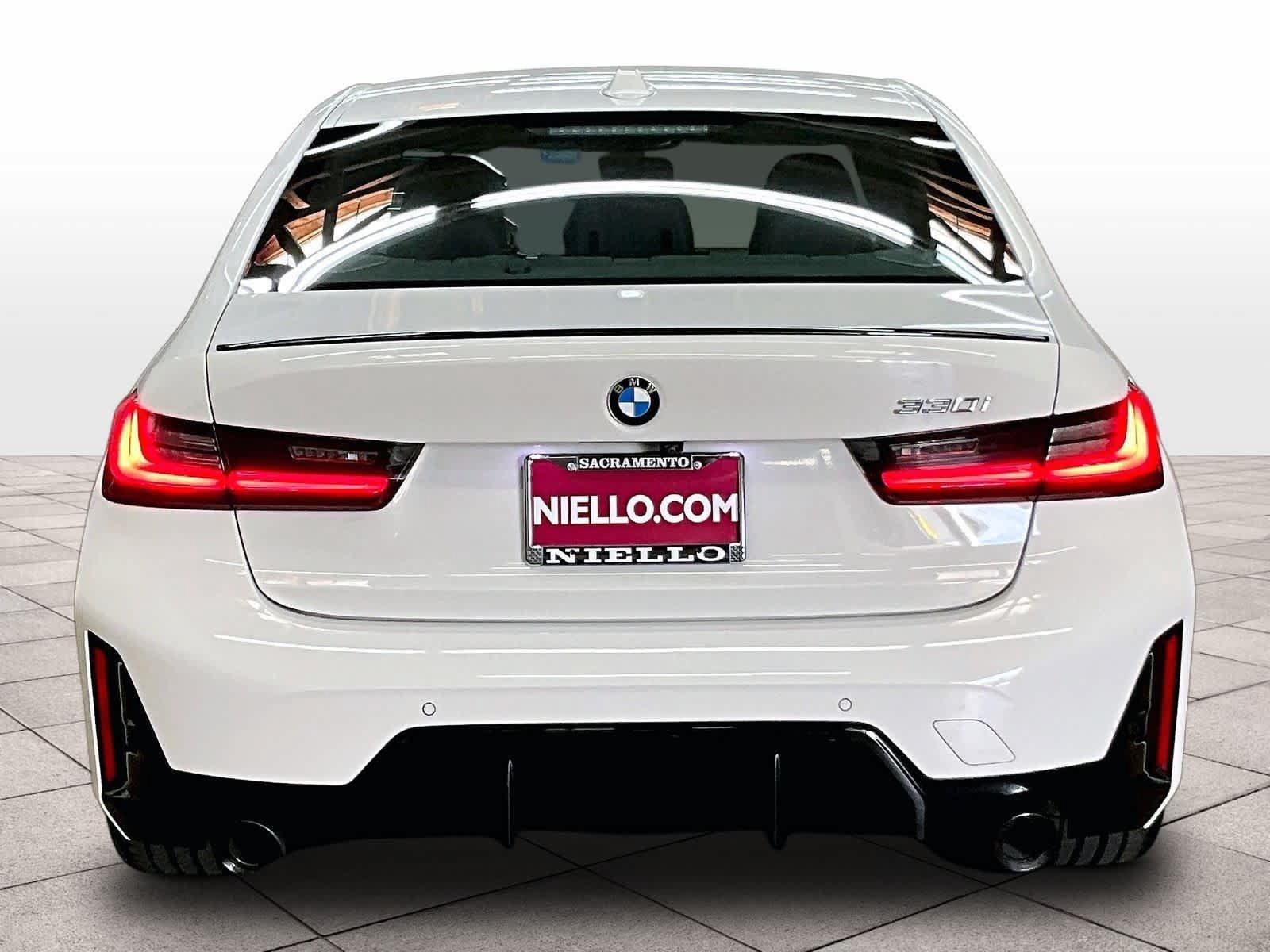 Used 2023 BMW 330i Sedan w/ M Sport Package RWD image 7