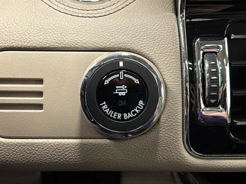 Used 2024 Lincoln Navigator Reserve AWD/4WD image 37