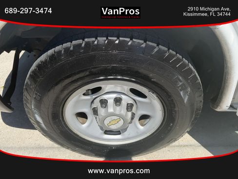 Used 2014 Chevrolet Express 2500 RWD image 16