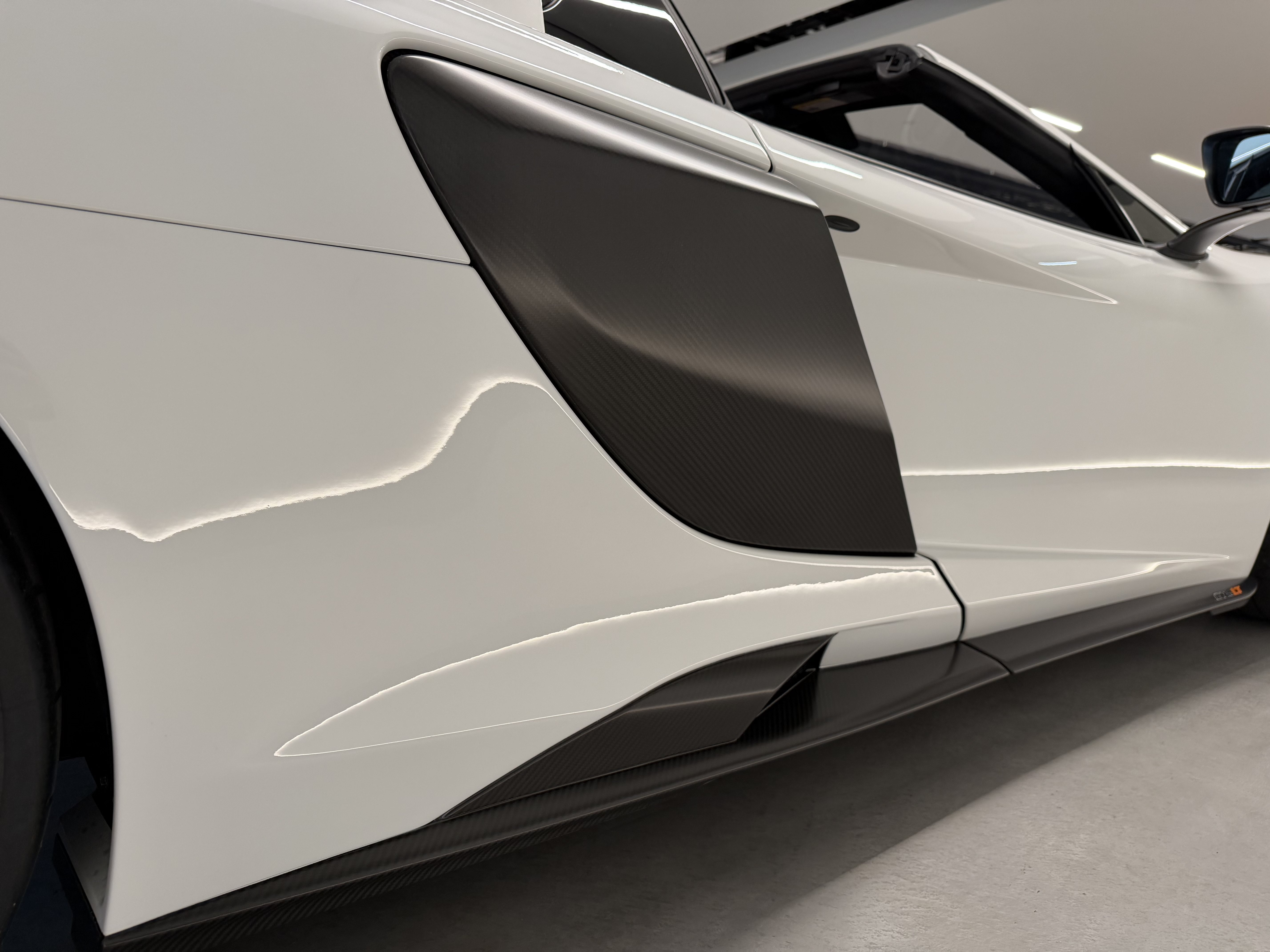 Used 2016 McLaren 675LT Spider RWD image 7