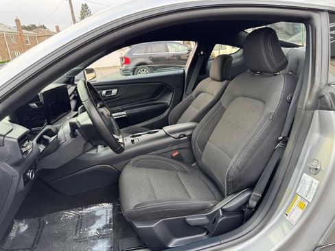 Used 2024 Ford Mustang Coupe RWD image 21