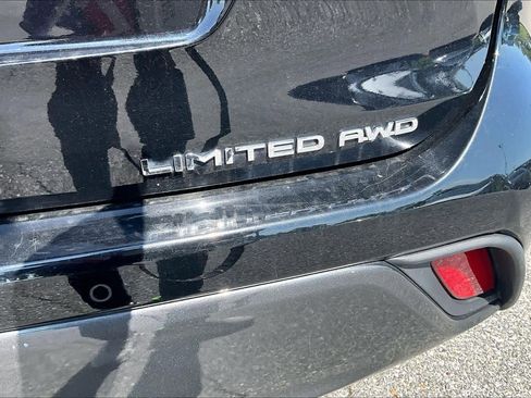 Used 2022 Toyota Highlander Limited AWD/4WD image 10