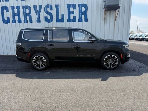 Used 2023 Jeep Grand Wagoneer Series III image 8
