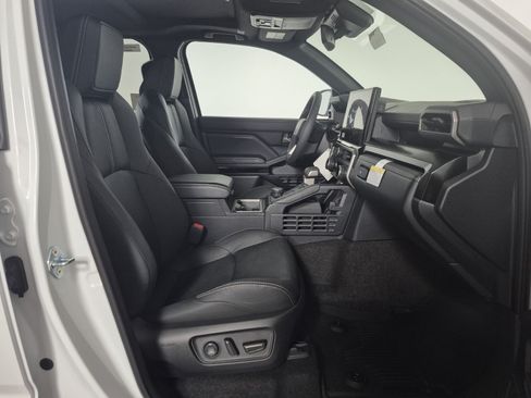 New 2026 Toyota 4Runner Limited AWD/4WD image 34