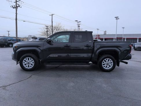 Certified 2025 Toyota Tacoma SR5 image 2