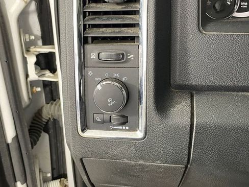 Used 2014 RAM 2500 Laramie w/ Convenience Group image 11