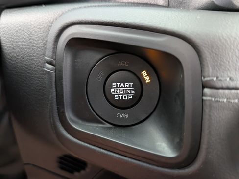 Used 2025 Jeep Wrangler Unlimited Sahara w/ Safety Group AWD/4WD image 32